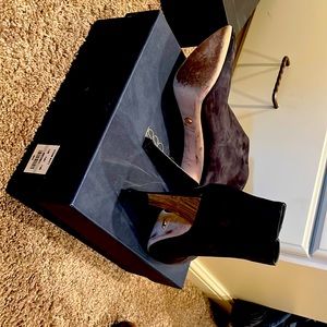 Sergio Rossi size 39 charcoal suede bootie